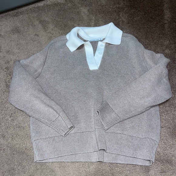 Abercrombie & Fitch Women's Taupe Crew Neck Polo Sweater Size Medium - Picture 2 of 4